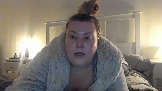 Snapshot of Busty-BBW-Emilie chatting on January 2025 04:09:01 PM Busty-BBW-Emilie online show from January 2025 04:09:01 PM