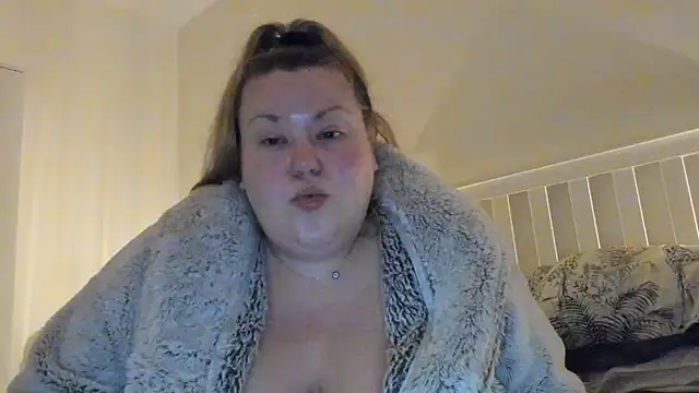 Snapshot of Busty-BBW-Emilie chatting on March 2025 02:26:02 AM Busty-BBW-Emilie online show from March 2025 02:26:02 AM
