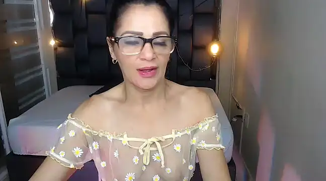 Snapshot of margot_smith_ chatting on March 2025 12:30:02 PM margot smith online show from March 2025 12:30:02 PM