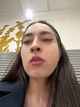 Snapshot of Holly_Play chatting on December 2024 12:44:01 PM Holly Play online show from December 2024 12:44:01 PM
