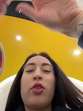 Snapshot of Holly_Play chatting on February 2025 08:03:01 AM Holly Play online show from February 2025 08:03:01 AM
