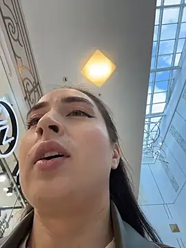 Holly Play online show from October 2025 10:05:02 AM