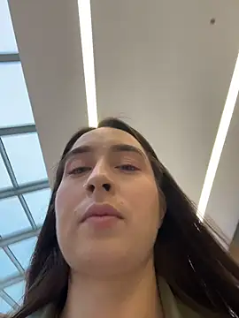 Holly Play online show from November 2025 09:19:02 AM