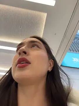 Holly Play online show from February 2026 11:58:02 AM