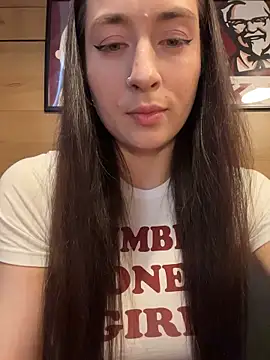 Holly Play online show from June 2026 10:05:02 AM