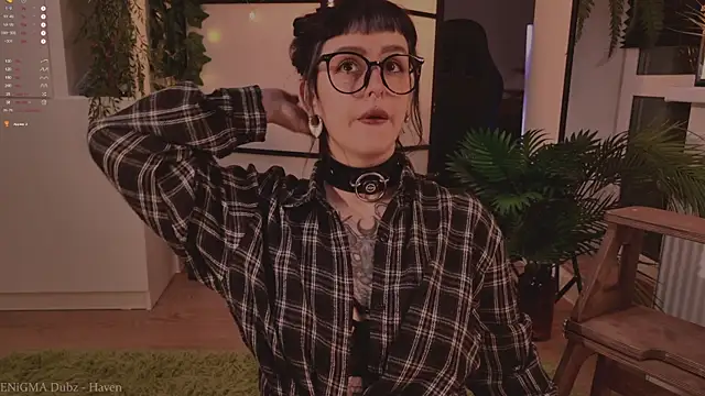 Snapshot of MichaellaMoon chatting on November 2025 04:36:01 PM MichaellaMoon online show from November 2025 04:36:01 PM