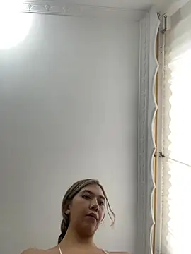 Snapshot of Iris_lee chatting on December 2024 09:22:01 PM Iris lee online show from December 2024 09:22:01 PM