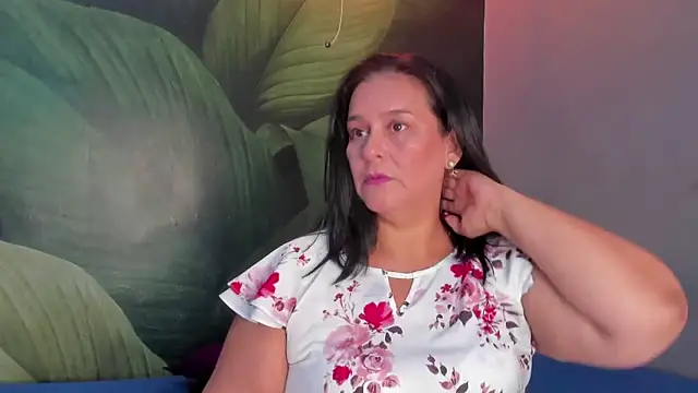 Sharllot bbw online show from December 2024 07:32:01 PM