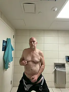 Snapshot of FLSexyGuy chatting on April 2026 12:32:01 PM FLSexyGuy online show from April 2026 12:32:01 PM