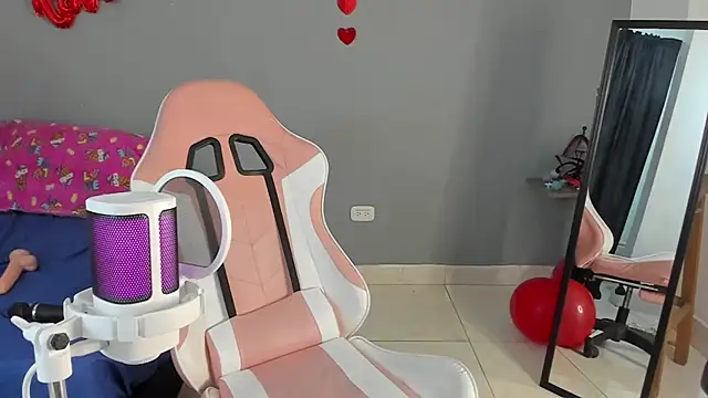 nicol jone1 online show from February 2025 10:12:02 AM