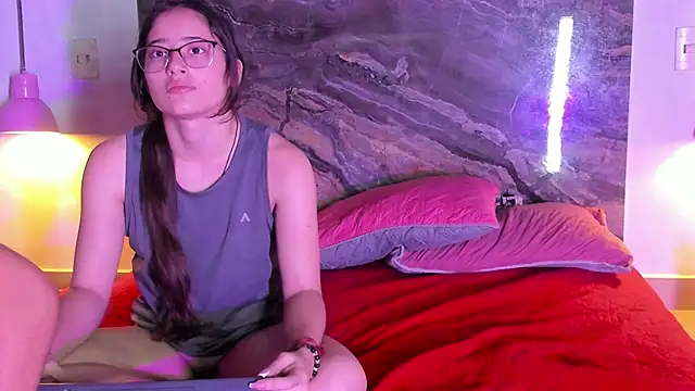 Couplehot  1 online show from January 2025 07:07:01 AM