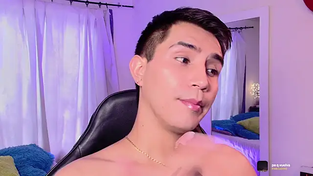 Snapshot of Chris_Maddox chatting on November 2025 07:32:02 PM Chris Maddox online show from November 2025 07:32:02 PM