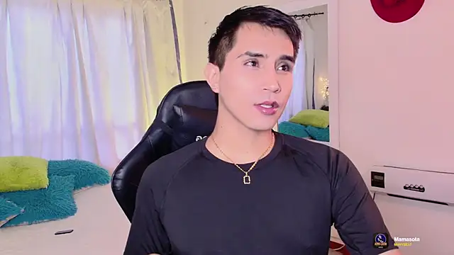 Snapshot of Chris_Maddox chatting on November 2025 08:35:02 PM Chris Maddox online show from November 2025 08:35:02 PM