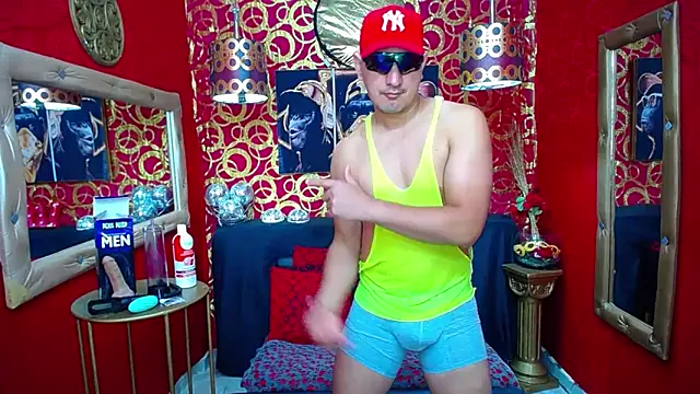 Snapshot of BOYSPEIN chatting on March 2025 07:28:01 PM BOYSPEIN online show from March 2025 07:28:01 PM