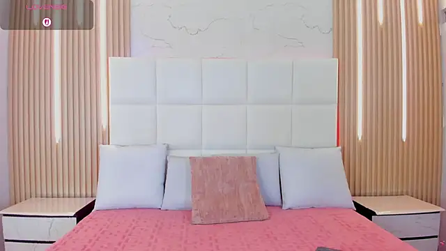 Iris Thompson  online show from March 2026 04:06:02 AM