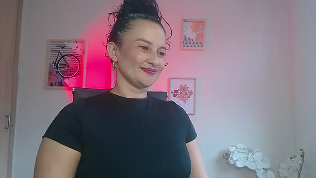 Snapshot of lucy_diiaz chatting on February 2025 06:59:01 PM lucy diiaz online show from February 2025 06:59:01 PM
