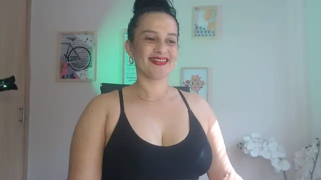 Snapshot of lucy_diiaz chatting on February 2025 07:18:02 PM lucy diiaz online show from February 2025 07:18:02 PM