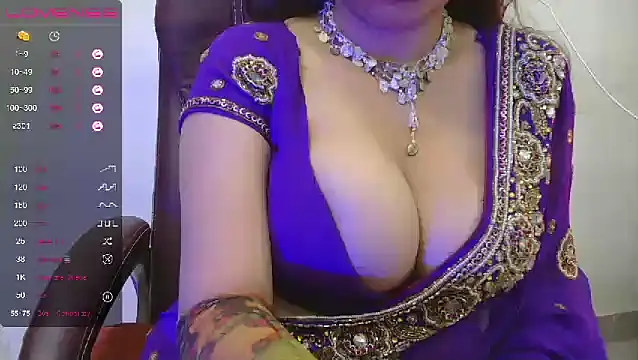 Snapshot of Hoty-Bhabi chatting on December 2024 07:05:01 AM Hoty-Bhabi online show from December 2024 07:05:01 AM