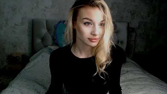 Ella Milla online show from May 2026 02:45:01 PM