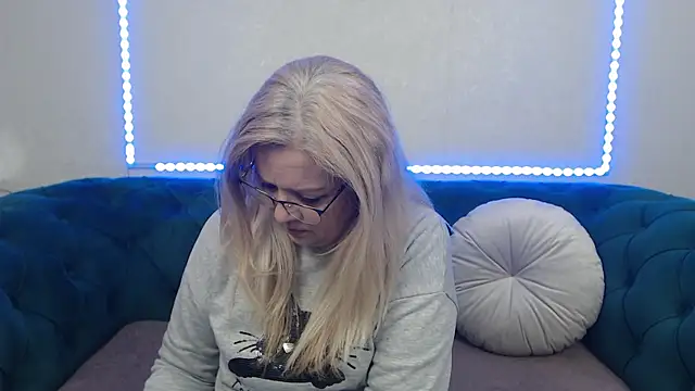 IvanaCharm online show from April 2026 03:21:02 AM