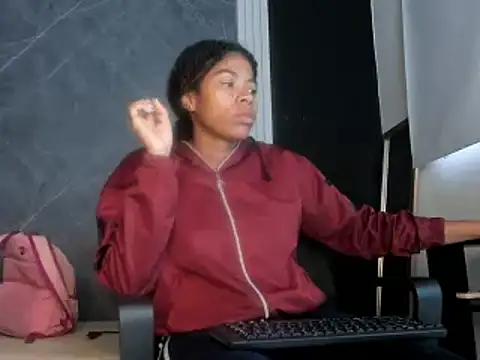 Snapshot of YummyDuooo chatting on February 2025 11:55:01 AM YummyDuooo online show from February 2025 11:55:01 AM
