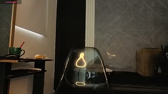 Snapshot of YummyDuooo chatting on October 2025 12:05:02 PM YummyDuooo online show from October 2025 12:05:02 PM