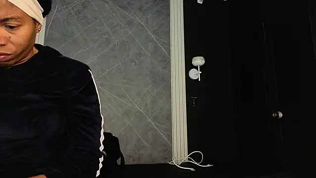 Snapshot of YummyDuooo chatting on November 2025 11:53:02 AM YummyDuooo online show from November 2025 11:53:02 AM