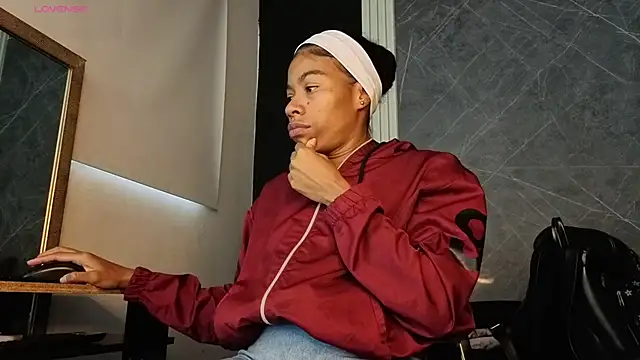 Snapshot of YummyDuooo chatting on December 2025 11:52:02 AM YummyDuooo online show from December 2025 11:52:02 AM