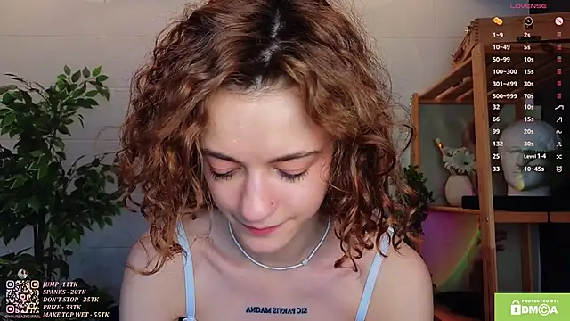 Snapshot of Curly_Moon chatting on March 2025 05:16:02 PM Curly Moon online show from March 2025 05:16:02 PM