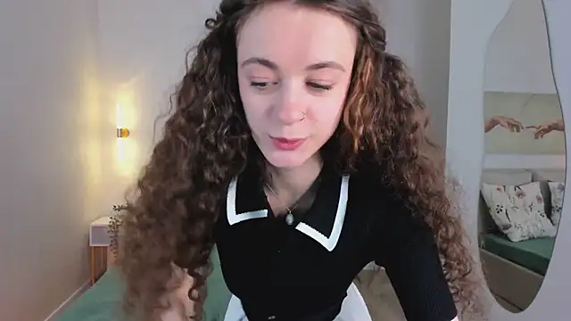 Curly Moon online show from June 2026 02:42:01 PM