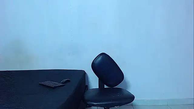 mikecoper 23 online show from May 2026 01:27:01 PM