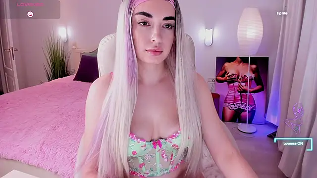 Snapshot of Miss_Elia chatting on January 2025 05:12:02 PM Miss Elia online show from January 2025 05:12:02 PM