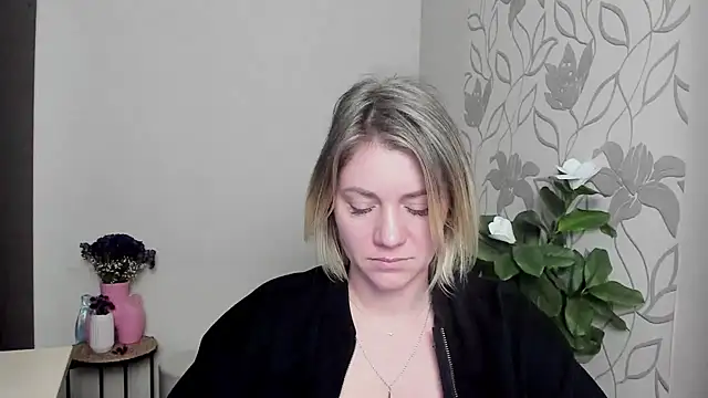 MariaSttone online show from March 2025 02:05:02 PM