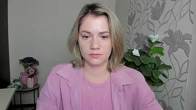 MariaSttone online show from September 2025 01:47:02 PM