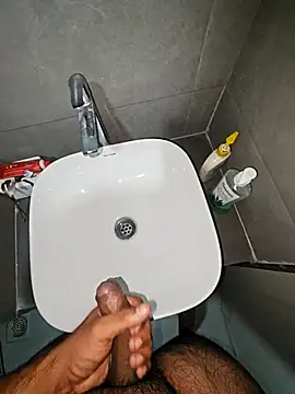 rahulGJ03 online show from February 2025 09:55:01 PM