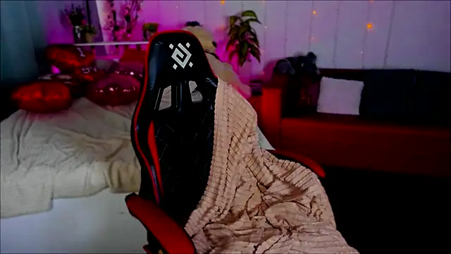 Makima lee online show from February 2025 11:50:02 AM