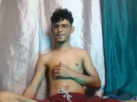 Snapshot of Luckbigcock64 chatting on January 2025 01:03:01 PM Luckbigcock64 online show from January 2025 01:03:01 PM
