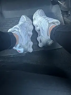 Snapshot of FeetVibe chatting on March 2025 06:21:02 AM FeetVibe online show from March 2025 06:21:02 AM