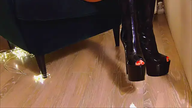 Snapshot of FeetVibe chatting on March 2025 09:28:01 AM FeetVibe online show from March 2025 09:28:01 AM