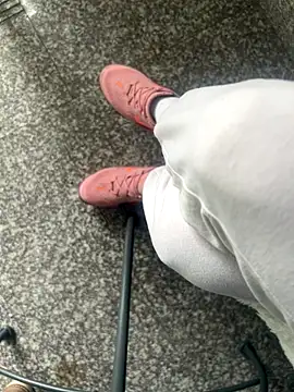 Snapshot of FeetVibe chatting on October 2025 06:45:01 AM FeetVibe online show from October 2025 06:45:01 AM