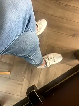 Snapshot of FeetVibe chatting on October 2025 07:20:02 AM FeetVibe online show from October 2025 07:20:02 AM