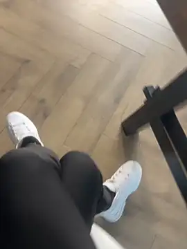 Snapshot of FeetVibe chatting on November 2025 08:25:01 AM FeetVibe online show from November 2025 08:25:01 AM