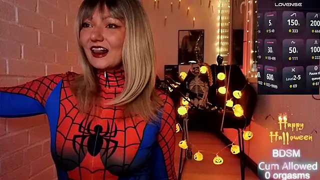 Snapshot of Sandralawrence chatting on October 2025 09:05:02 PM Sandralawrence online show from October 2025 09:05:02 PM