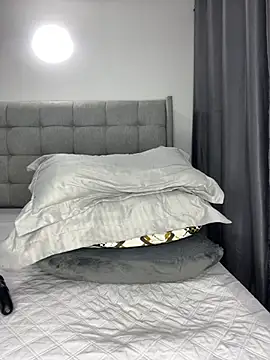 Snapshot of prettiepearl chatting on February 2026 01:42:02 AM prettiepearl online show from February 2026 01:42:02 AM