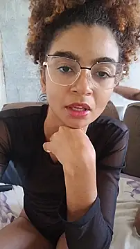 Snapshot of Emanuelle_manu chatting on April 2026 04:10:02 PM Emanuelle manu online show from April 2026 04:10:02 PM