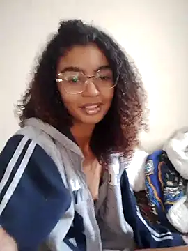 Snapshot of Emanuelle_manu chatting on May 2026 02:02:01 PM Emanuelle manu online show from May 2026 02:02:01 PM