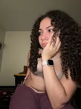 Snapshot of ladylavish chatting on December 2024 04:00:02 AM ladylavish online show from December 2024 04:00:02 AM