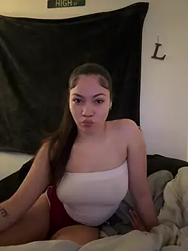 Snapshot of ladylavish chatting on January 2025 05:31:01 AM ladylavish online show from January 2025 05:31:01 AM