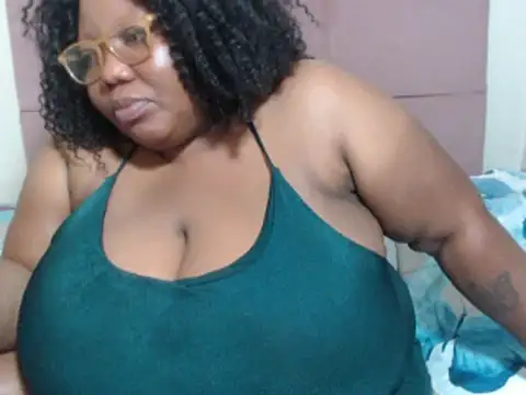 Snapshot of DAIRYBELLELIZxx chatting on March 2025 08:27:01 PM DAIRYBELLELIZxx online show from March 2025 08:27:01 PM