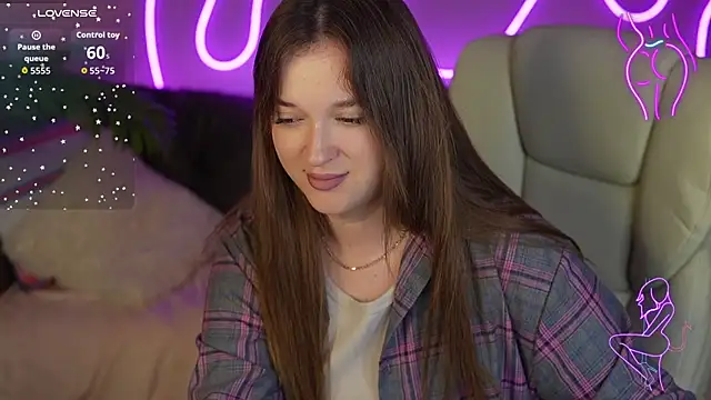 Snapshot of DonnaLustt chatting on October 2025 05:15:02 AM DonnaLustt online show from October 2025 05:15:02 AM